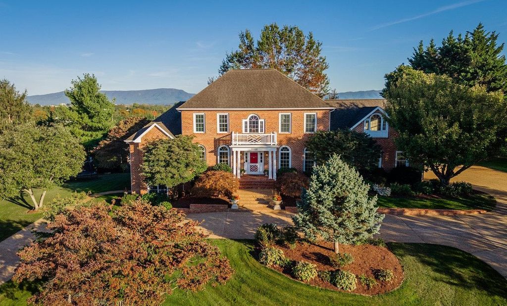 1880 COLLEGE AVE, Harrisonburg, VA 22802