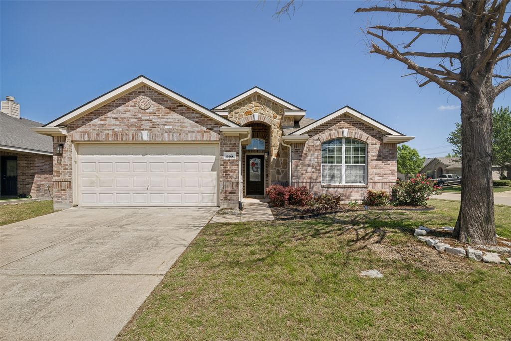 908 Johnson City Avenue, Forney, TX 75126