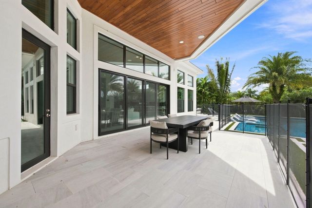 6924 N STILLWATER SHORES Drive, Davie, FL 33314