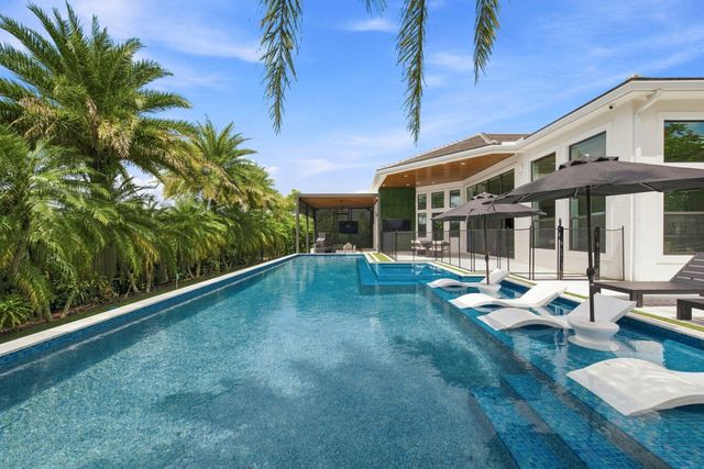 6924 N STILLWATER SHORES Drive, Davie, FL 33314