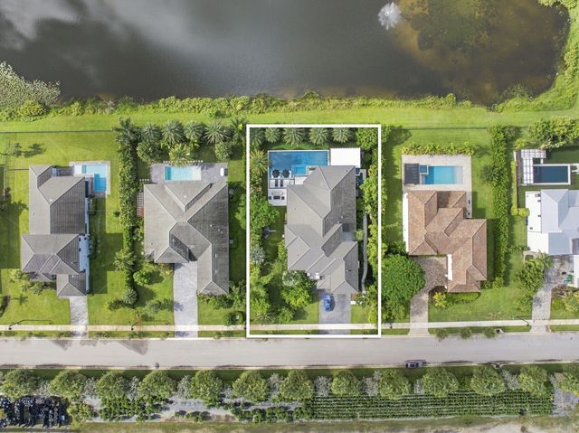 6924 N STILLWATER SHORES Drive, Davie, FL 33314