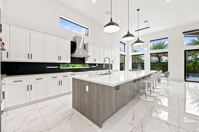 6924 N STILLWATER SHORES Drive, Davie, FL 33314