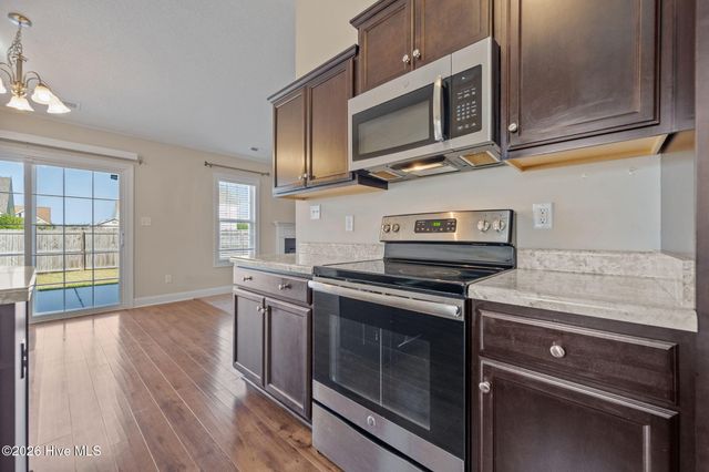 320 Aquamarine Circle, Jacksonville, NC 28546