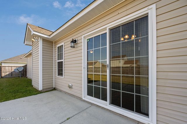 320 Aquamarine Circle, Jacksonville, NC 28546