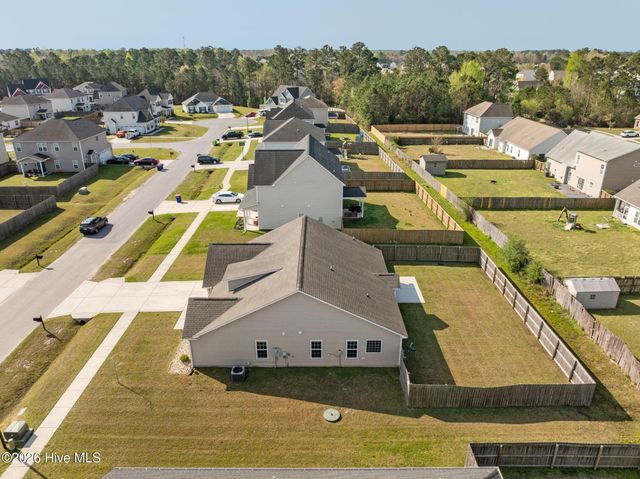 320 Aquamarine Circle, Jacksonville, NC 28546