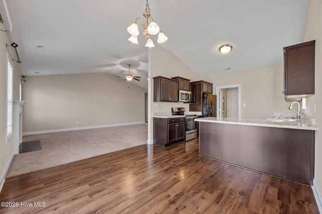 320 Aquamarine Circle, Jacksonville, NC 28546