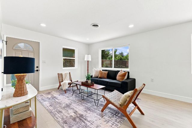 1509 Mission Ave, Carmichael, CA 95608