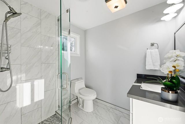 15812 30 Avenue NE, Shoreline, WA 98155