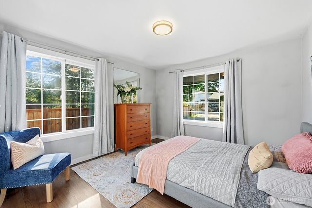 15812 30 Avenue NE, Shoreline, WA 98155