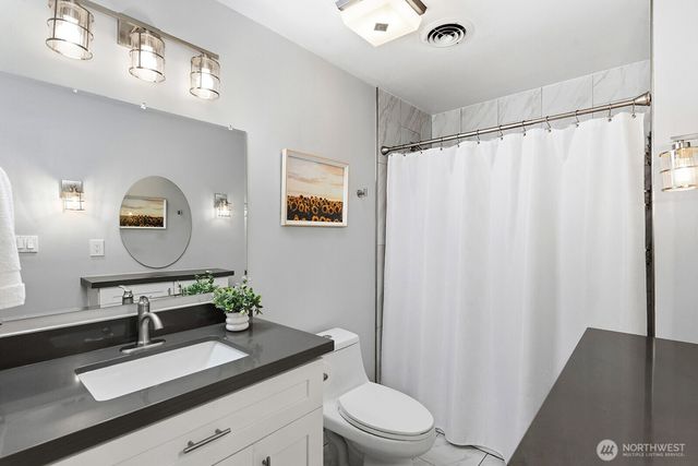 15812 30 Avenue NE, Shoreline, WA 98155