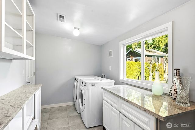 15812 30 Avenue NE, Shoreline, WA 98155