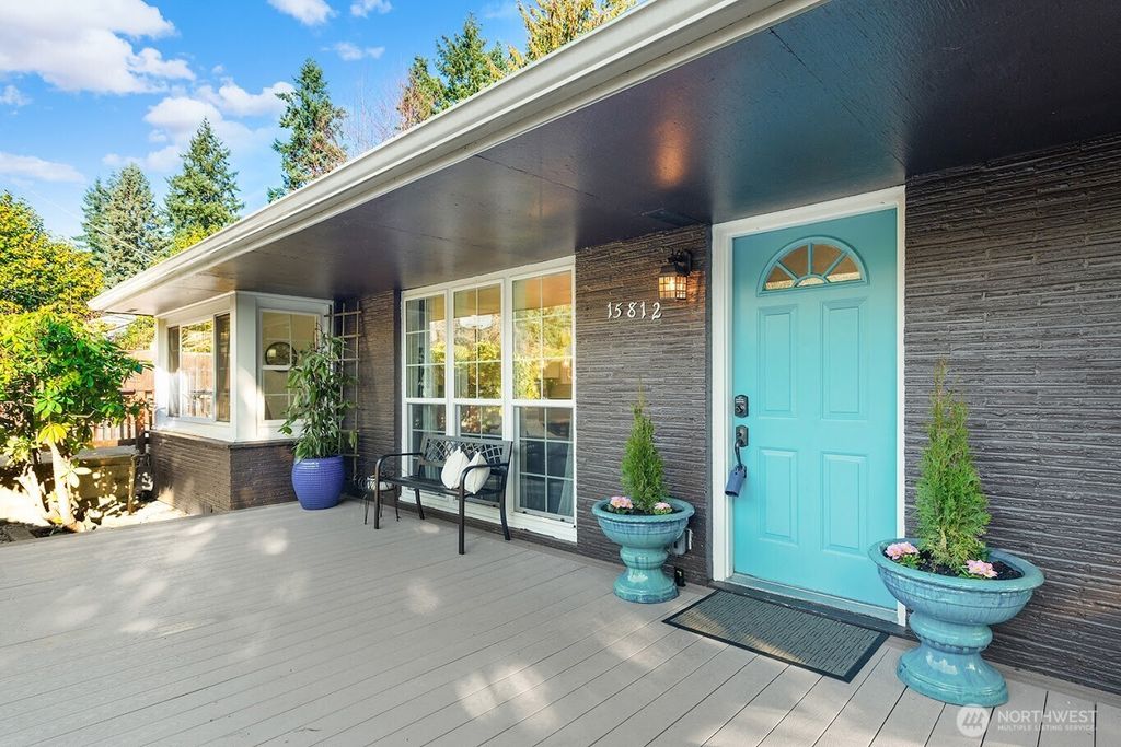 15812 30 Avenue NE, Shoreline, WA 98155