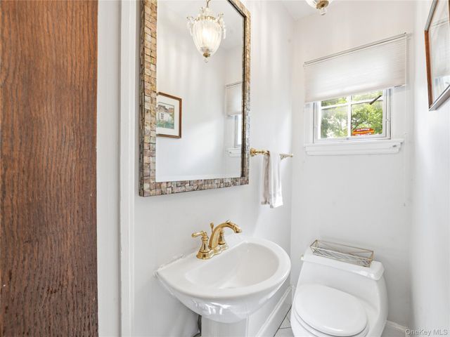 89 Bayview Avenue, Great Neck, NY 11021