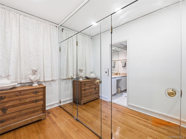 89 Bayview Avenue, Great Neck, NY 11021