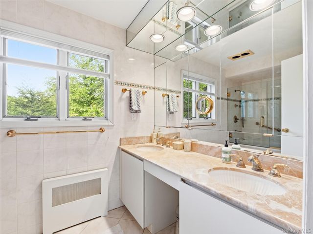 89 Bayview Avenue, Great Neck, NY 11021