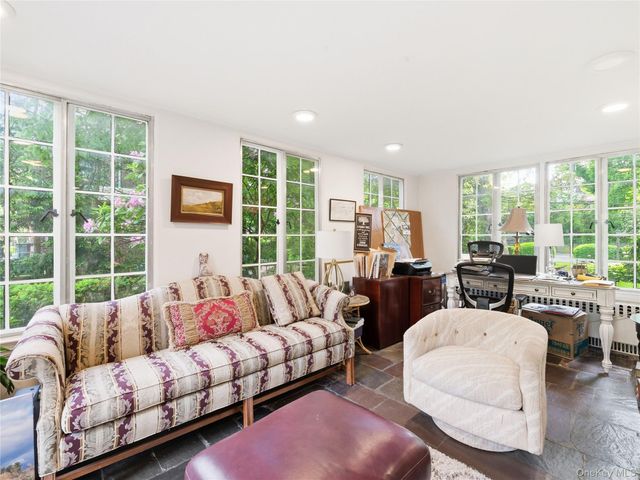 89 Bayview Avenue, Great Neck, NY 11021