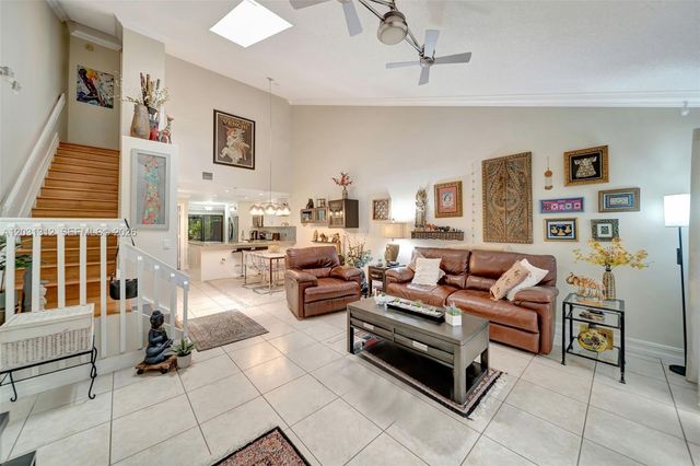 1638 N 15th Ter, Hollywood, FL 33020