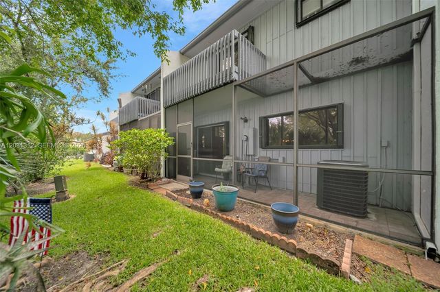1638 N 15th Ter, Hollywood, FL 33020