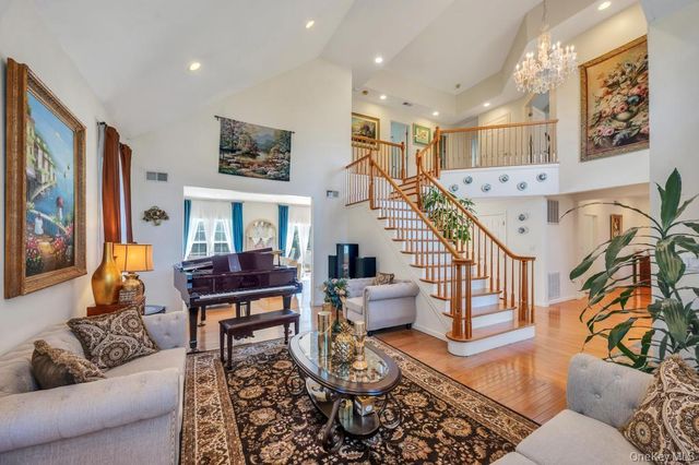 7 Stadium Boulevard, East Setauket, NY 11733