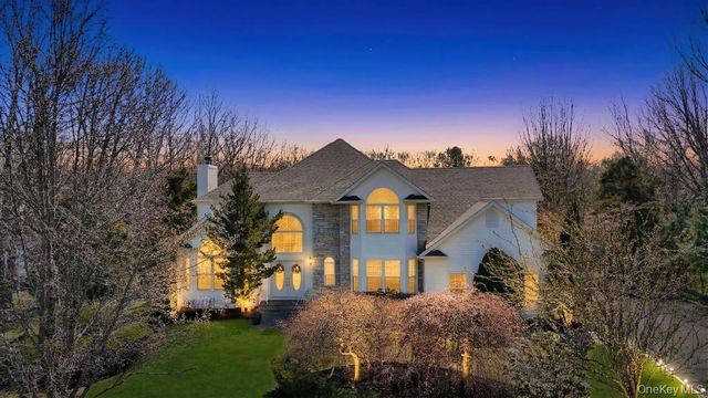 7 Stadium Boulevard, East Setauket, NY 11733