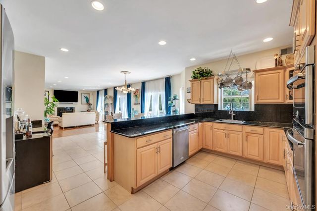 7 Stadium Boulevard, East Setauket, NY 11733