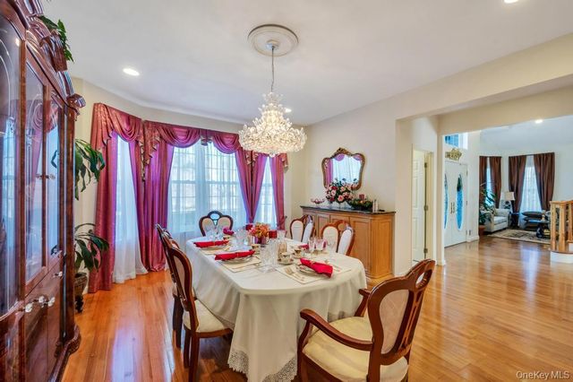 7 Stadium Boulevard, East Setauket, NY 11733