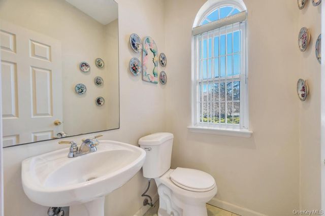 7 Stadium Boulevard, East Setauket, NY 11733