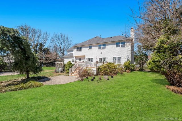 7 Stadium Boulevard, East Setauket, NY 11733