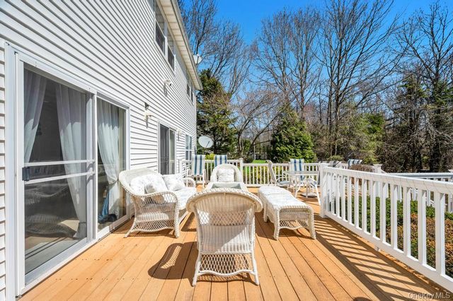 7 Stadium Boulevard, East Setauket, NY 11733