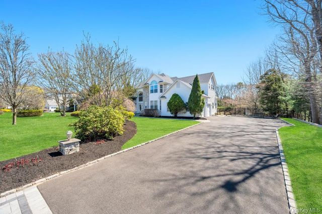 7 Stadium Boulevard, East Setauket, NY 11733