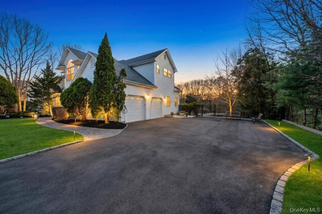 7 Stadium Boulevard, East Setauket, NY 11733