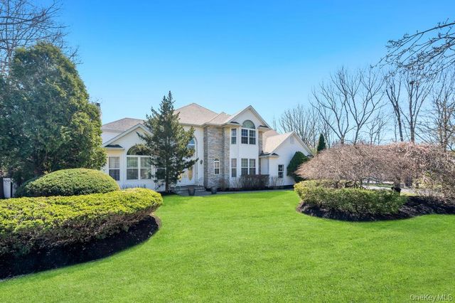 7 Stadium Boulevard, East Setauket, NY 11733
