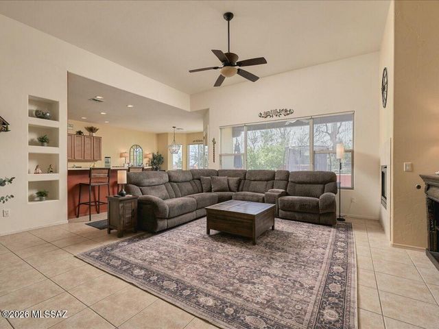 10647 E George Brookbank Place, Tucson, AZ 85747