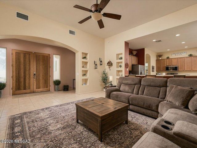 10647 E George Brookbank Place, Tucson, AZ 85747