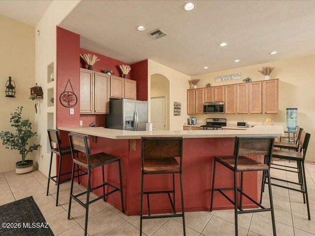 10647 E George Brookbank Place, Tucson, AZ 85747