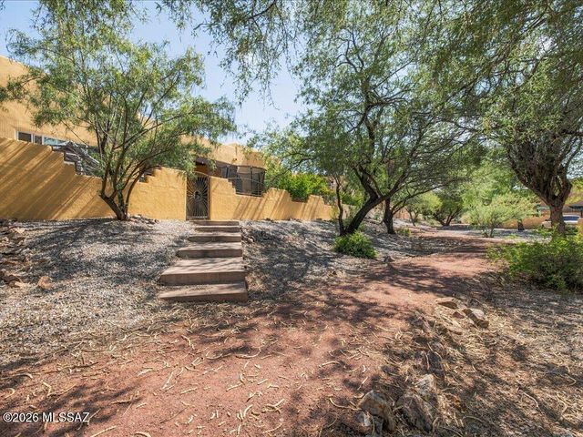 10647 E George Brookbank Place, Tucson, AZ 85747