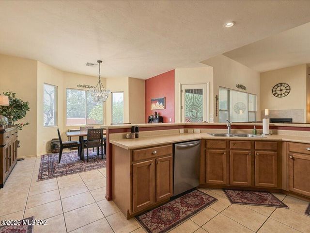 10647 E George Brookbank Place, Tucson, AZ 85747