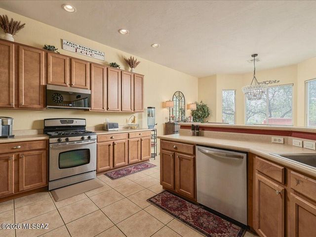 10647 E George Brookbank Place, Tucson, AZ 85747