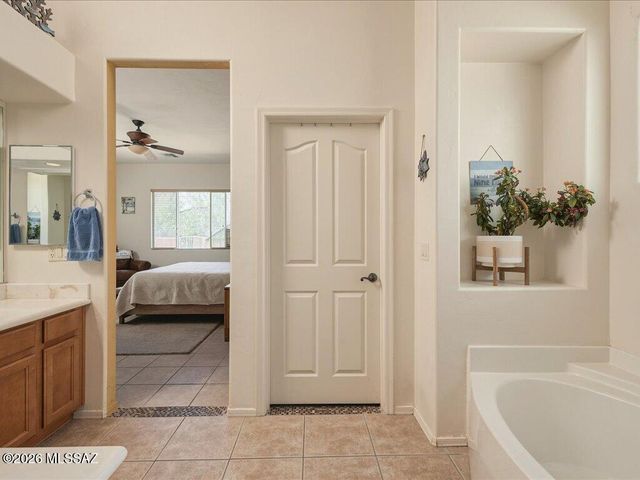 10647 E George Brookbank Place, Tucson, AZ 85747