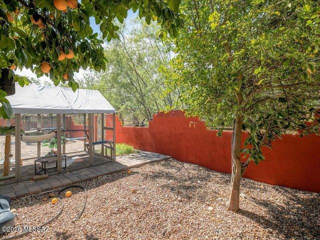10647 E George Brookbank Place, Tucson, AZ 85747