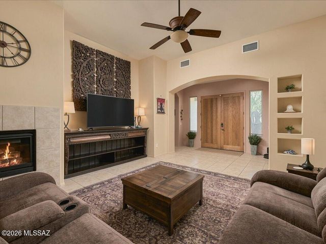 10647 E George Brookbank Place, Tucson, AZ 85747