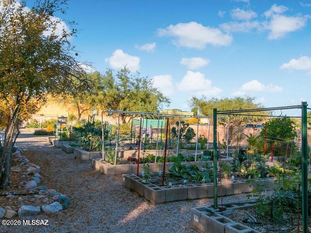 10647 E George Brookbank Place, Tucson, AZ 85747