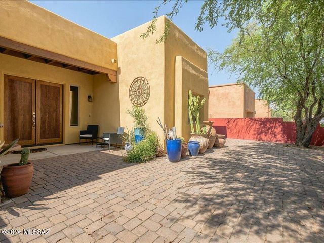 10647 E George Brookbank Place, Tucson, AZ 85747
