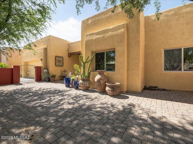 10647 E George Brookbank Place, Tucson, AZ 85747