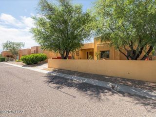 10647 E George Brookbank Place, Tucson, AZ 85747