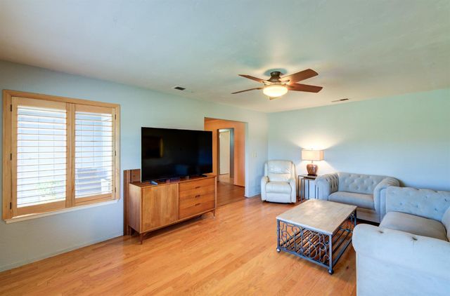 1359 W Moraga Road, Fresno, CA 93711