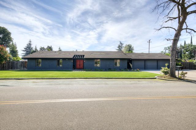 1359 W Moraga Road, Fresno, CA 93711