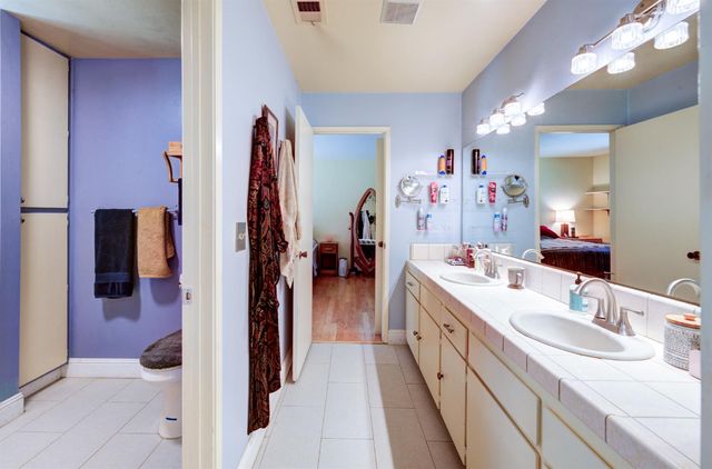 1359 W Moraga Road, Fresno, CA 93711