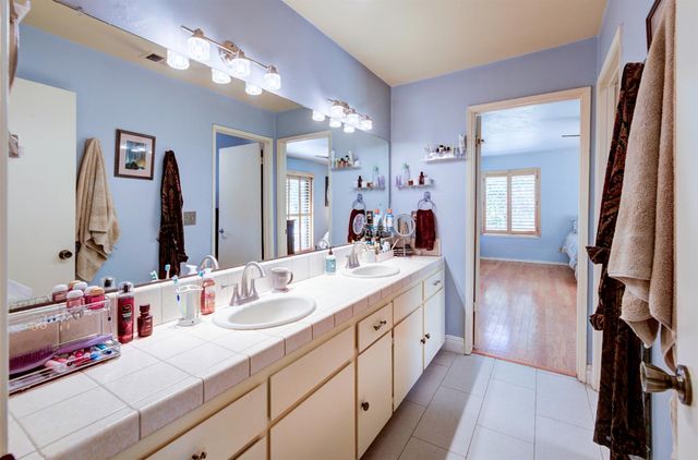 1359 W Moraga Road, Fresno, CA 93711