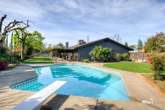 1359 W Moraga Road, Fresno, CA 93711